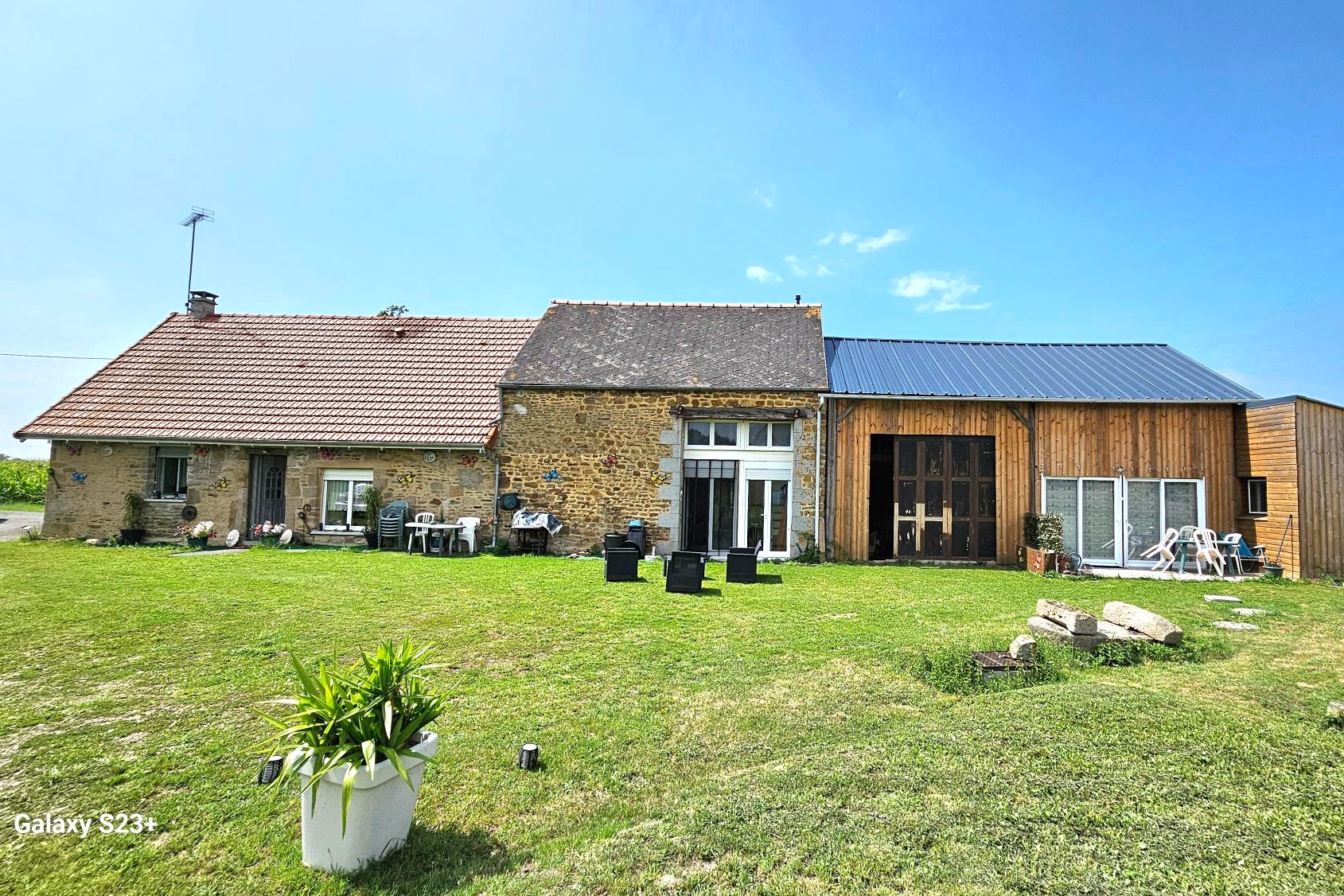 Ensemble de maisons rénovées - 12 pièces - 303m² - avec grand terrain à Précey proche du Mont Saint Michel